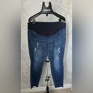 Maternity Jean Capris Size LG